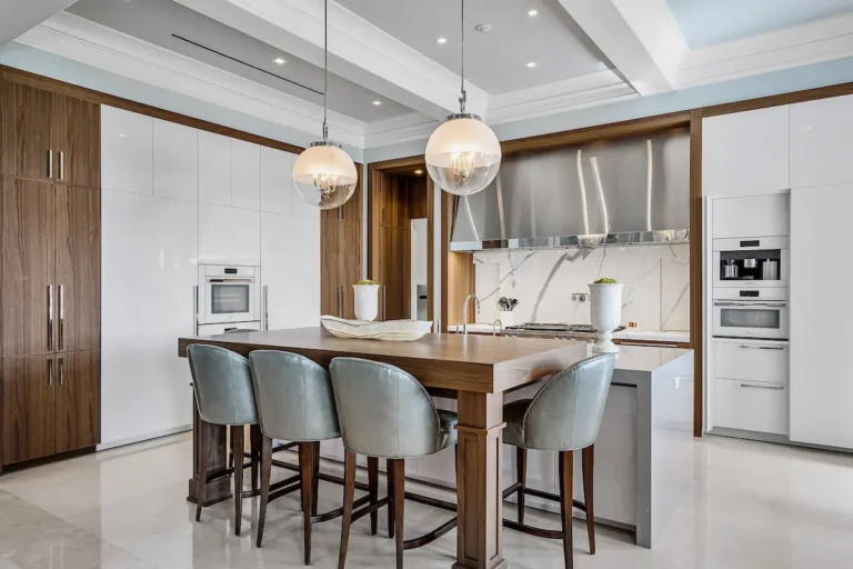Luxury Transitional Kitchens USA: Professional Design & Management Guide